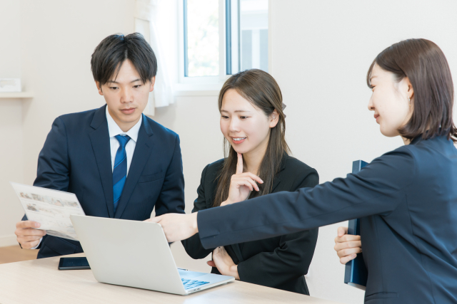 これからの働き方の変化について考える様子